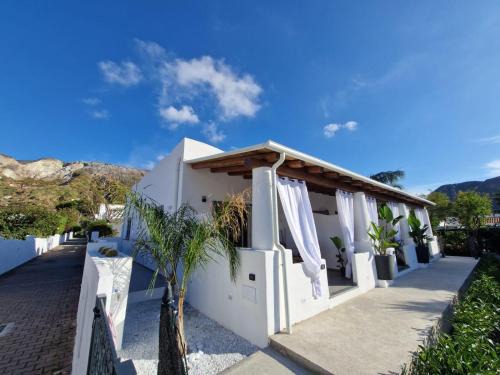 Vulcano Porto Apartment | Nonno Angelino