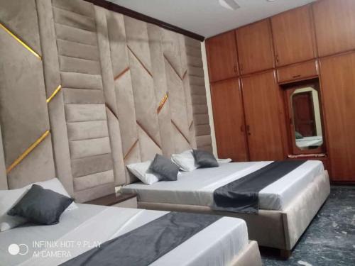 Johar Town House | Noor INN Guest House