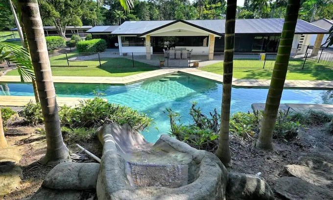 Doonan House | Noosa Retreat-Private Luxury ZG9