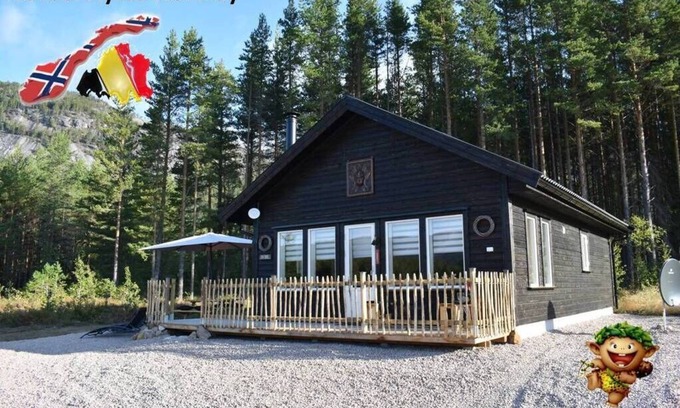 Kviteseid Cabin | Norbel Hytte is een Cosy Vakantiewoning aan het Meer Tussen de Bergen