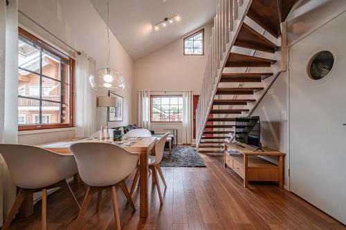 Sirkka Apartment | Nordic Alpine A7 Ski-in Ski-out by Aavalevi