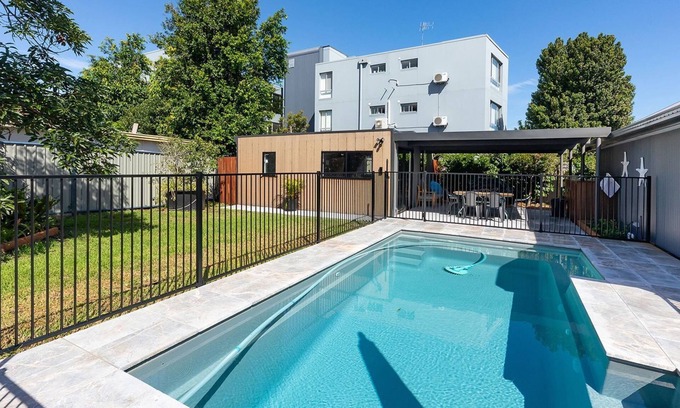 Forster House | Nordic House - central home with a pool
