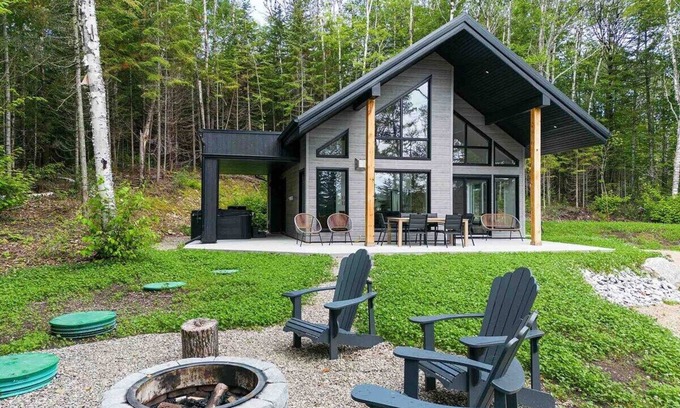 Les Eboulements Ski Chalet | Nordik 126: Serenity, Spa, and Scenic Views Await!