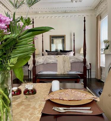 Guelph House | Norfolk Guest House Inn
