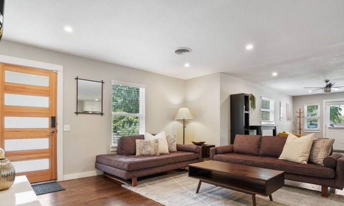 Highland House | North ATX Retreat w Open Concept Layout + Backyard