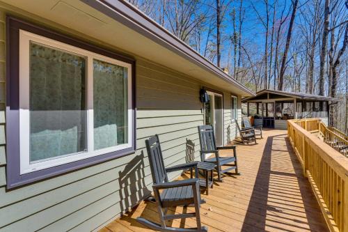Marble House | North Carolina Coupes Retreat with Deck and Grill!