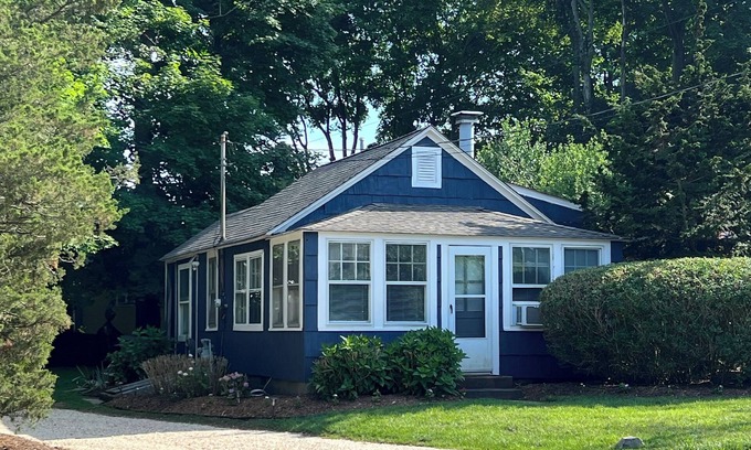 Mattituck House | North Fork Getaway! Walk to Beach