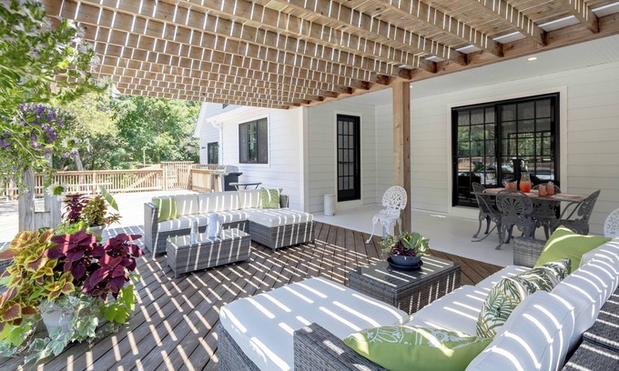 Mattituck House | North Fork Mattituck Estate, Spacious Farmhouse Modern on 5 private acres w Pool
