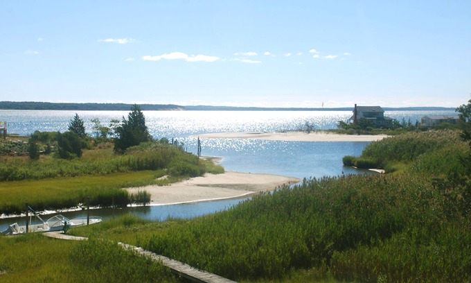 Mattituck House | North Fork Wine Country On The Bay
