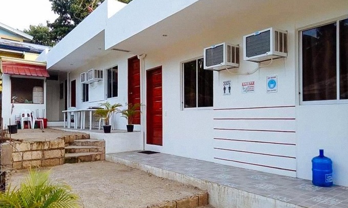 Tabuelan Hotel | North Harbor Beach Resort