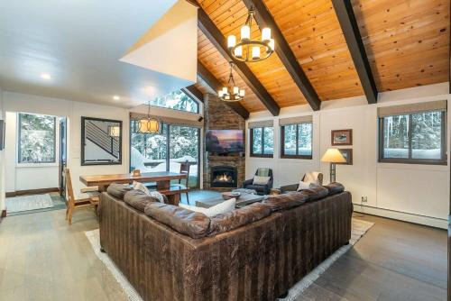 Tahoe City House | North Lake Tahoe Cabin and Hot Tub