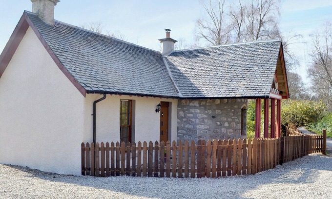 Marybank Cottage | North Lodge Gate House