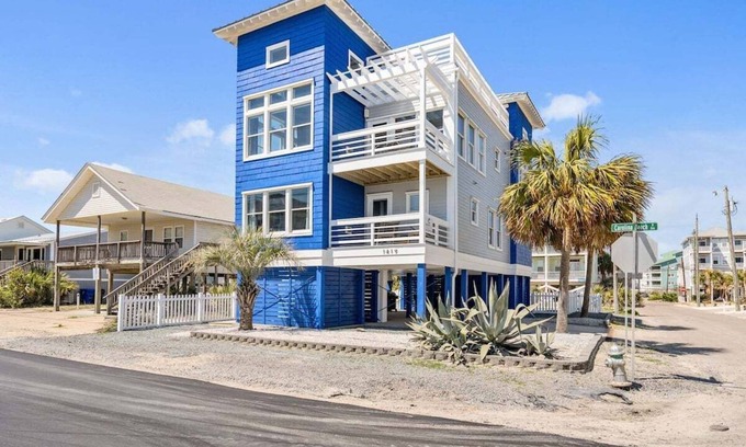 North Carolina Coast House | North Star | Ocean Views + Rooftop!