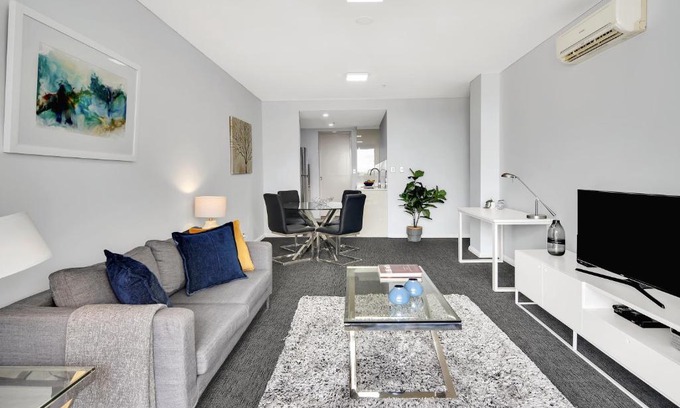 North Sydney Apartment | North Sydney Large Two Bedroom MIL2252402