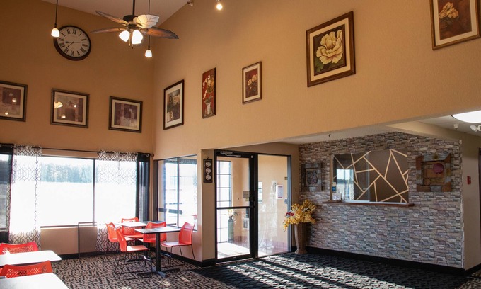 Finlayson Hotel | North Town Inn & Suites