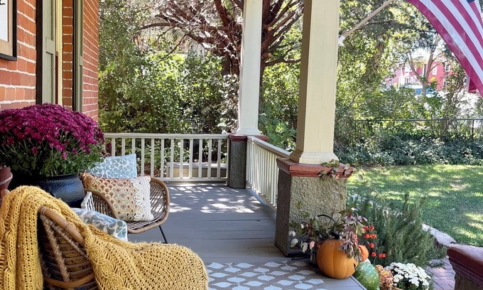 Prescott House | North Vernon~ Vintage Retreat in the ❤️ of Prescott!