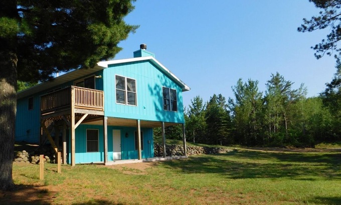 Solon Springs Cabin | Northern Aloha – Barnes | 1 Bed, 1 Bath
