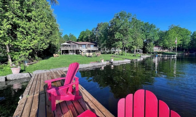 Buckhorn Cottage | Northern Lights on Buckhorn Lake