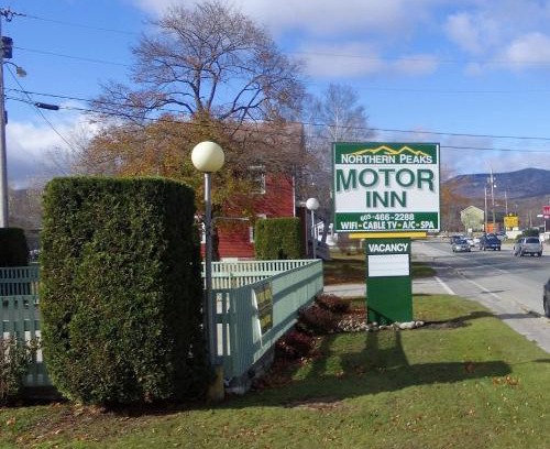 Upper Village Hotel | Northern Peaks Motor Inn
