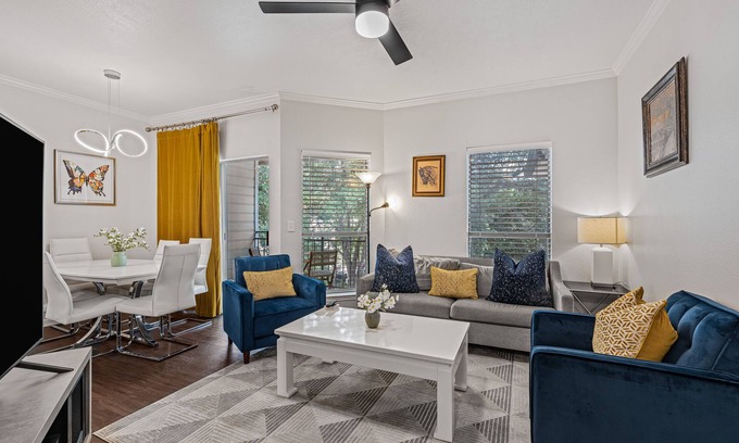 Shepherd Mountain Condo | Northwest Lake Austin Modern Condo