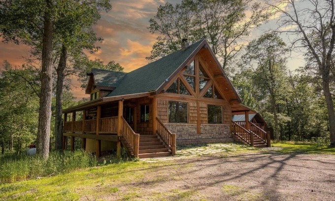 Webb Lake House | Northwoods Log Cabin - 3 acre retreat!