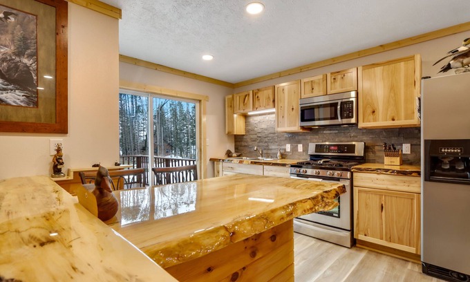 Stone Lake Cabin | Northwoods multiple family size cabin. ATV/UTV, snowmobile trail access and lake