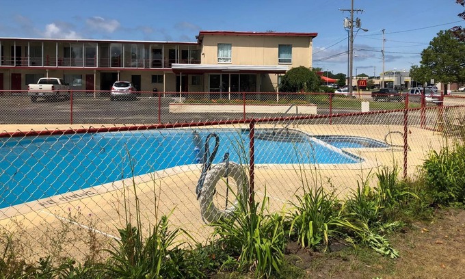 Norton Shores Hotel | Norton Shores Inn