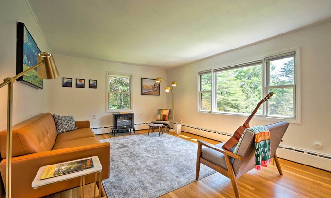 Manchester Center House | Nostalgic Vermont Escape in Manchester Center