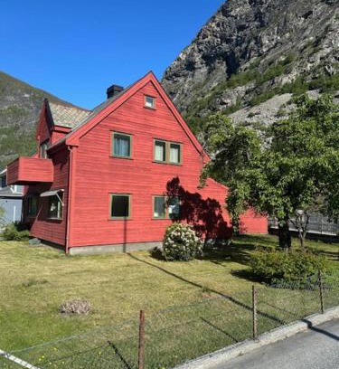 Øvre Ardal House | Nostalgisk Eldre hus sentralt i Øvre Årdal