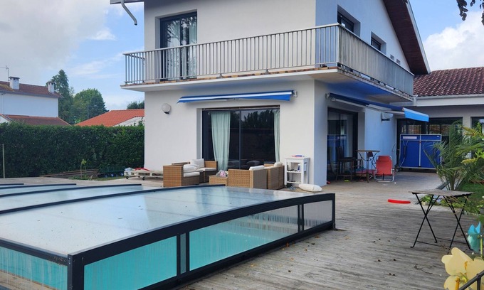 Saint-Vincent-de-Tyrosse House | Notre Maison Pour une Famille