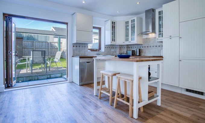 Mumbles House | Nottage Road - 3 Bedroom Holiday Home - Mumbles