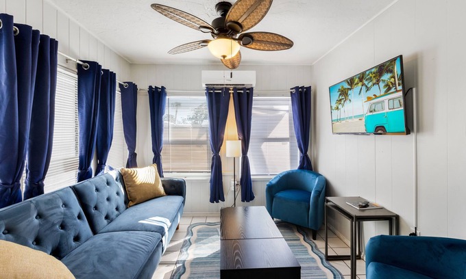Sarasota Villa | Nottingham Beach Bungalow near Siesta Key