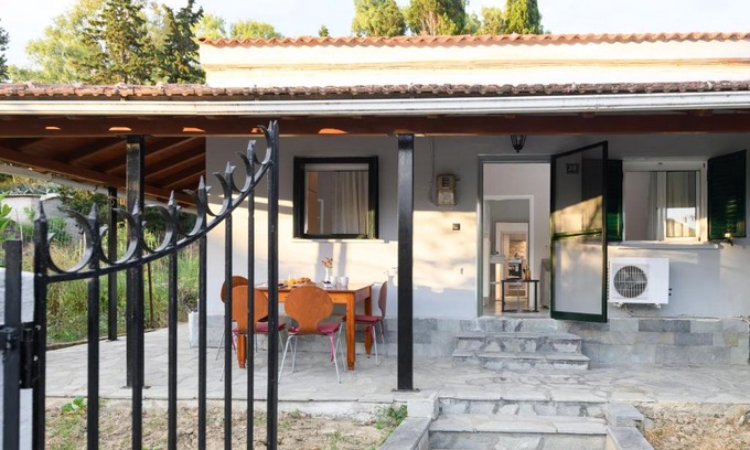 Molos Apartment | Notus Vacation House