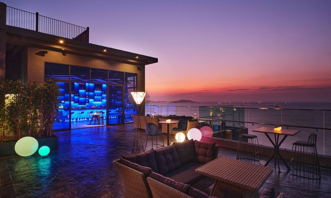 Tha Thaewawong Hotel | Novotel Marina Sriracha