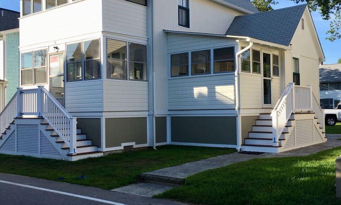 Westbrook Center Cottage | Now has TV + linens - Relaxing 4-bedroom cottage in Westbrook, CT at West Beach