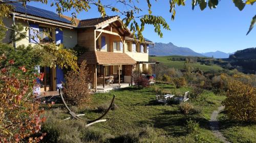 La Batie-Vieille House | Noyers du Soleil, Chambre d'hôte avec petit déjeuner à proximité de Gap
