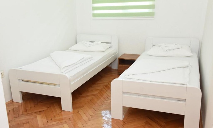 Tjentiste Hotel | NP Sutjeska Paviljon A