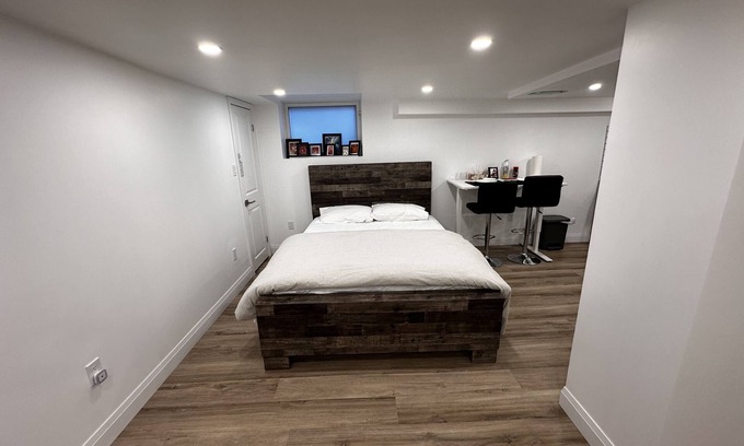 Rosemount House | nPvt Studio near Fairway Mall & Waterloo Airport. Downtown in few minutes