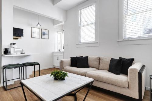 Tobin Hill Apartment | Nr Dt River Walk, Alamo, Zoo Yard Bbq Games