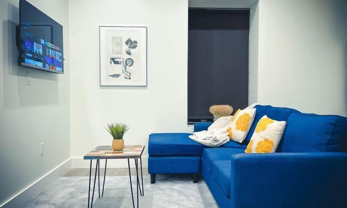 Central Business District Apartment | Nr Marriott, Prudential & EWR * 1BD * Mins to NY