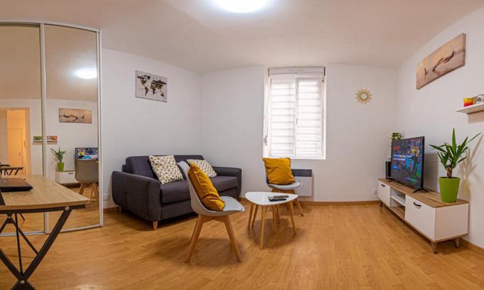 Laon Sud Apartment | **Nuances de Gry** Charmant T2 Centre Ville, Gare REIMS