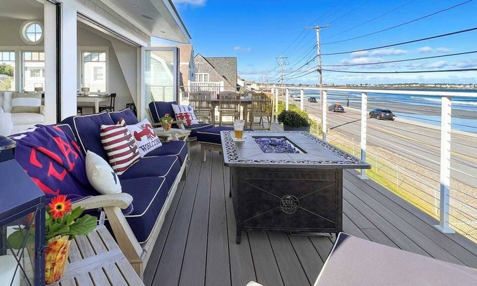 York Beach House | Nubble View - " Ocean Stunner" Stunning views in this luxury beach front rental