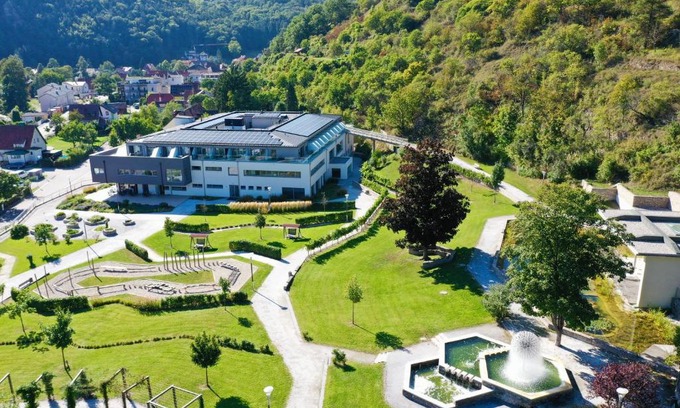 Senftenberg Bed & Breakfast | Nuhr Medical - Hotel & Restaurant - ab 2 Nächtigungen von 13 Feb - 15 Feb 2026 kostenlose Zimmer Dekoration & eine Flasche Sekt für den Valentinstag - Champagner & Kaviar Abend am 14 Feb 2026 um 18 Uhr