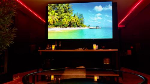 Villemomble Apartment | Nuit de rêve : spa, sauna, cinéma