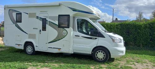 Segonzac Other | Nuit en Camping car : une experience immersive