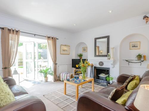 Gosport House | Number 1 Admiralty Cottages