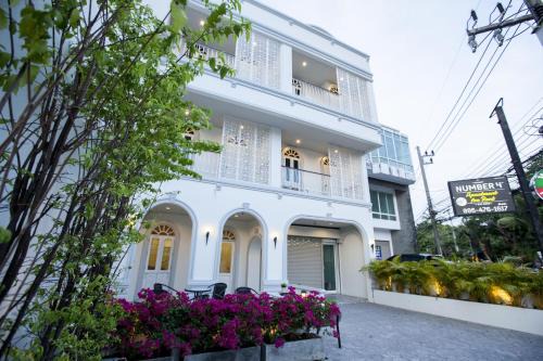 Nai Harn Apartment | Number 4 Phuket