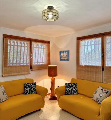 Eden Beach House | Nura's - Casa Ibisco