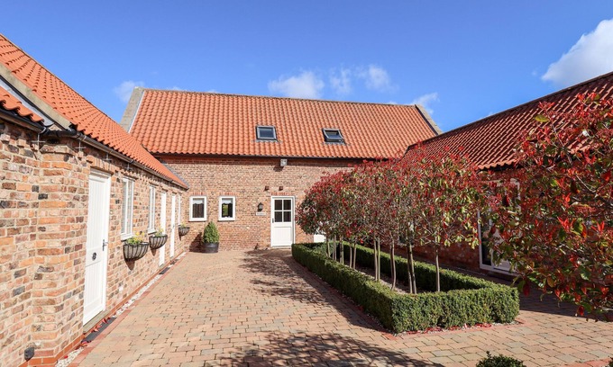 North Somercotes Cottage | NURSERY COTTAGE, pet friendly, with a garden in North Somercotes