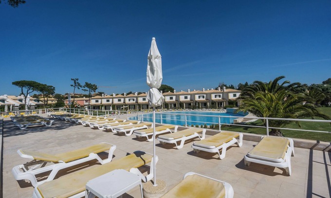 Cascais House | nVila Bicuda Oasis: Your Summer Retreat with Pool